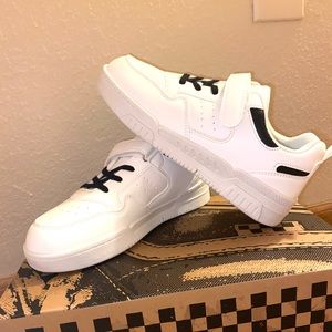 SHEIN boys perforated sneakers